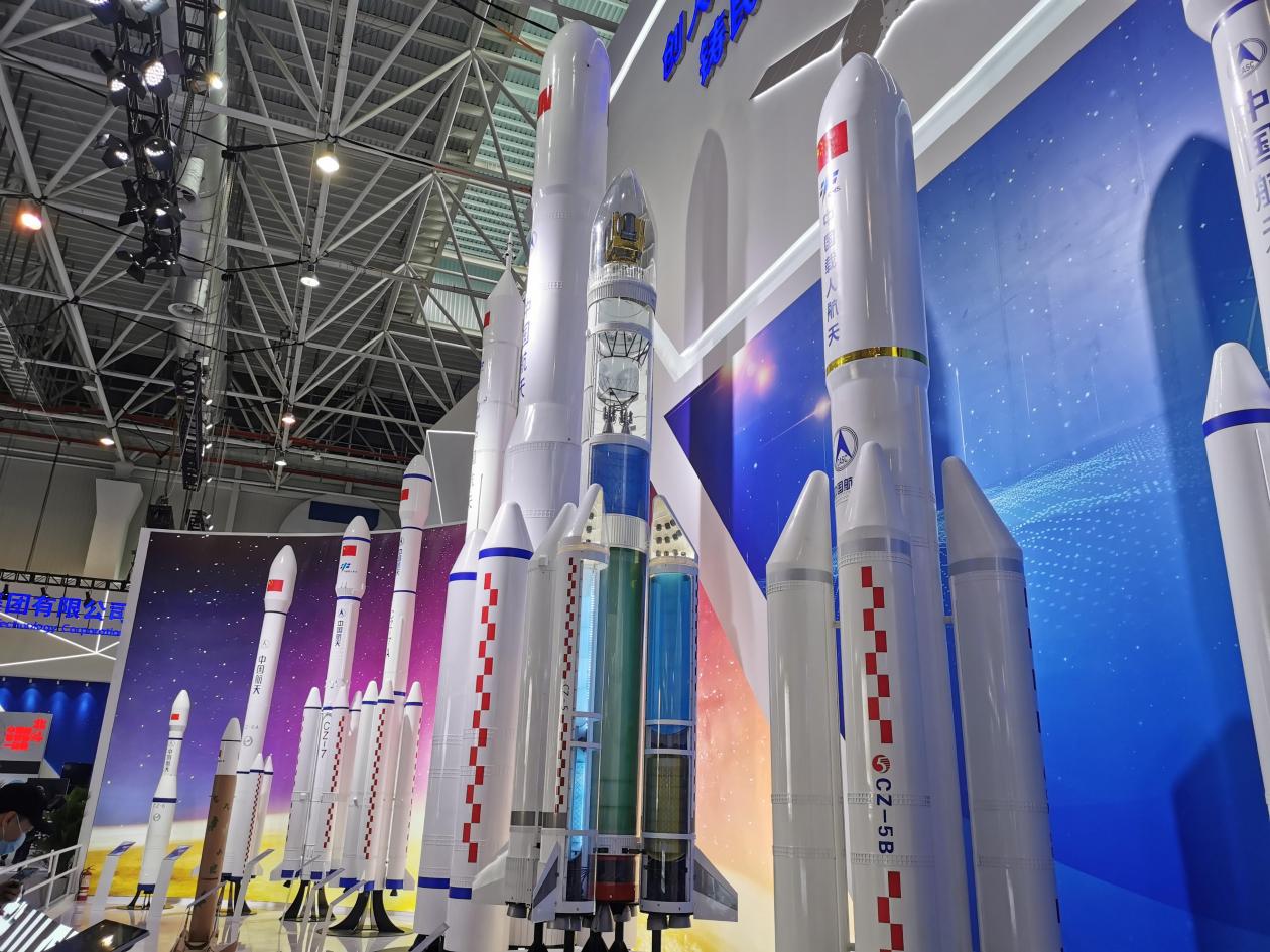 珠海航展上展示的长征系列火箭。