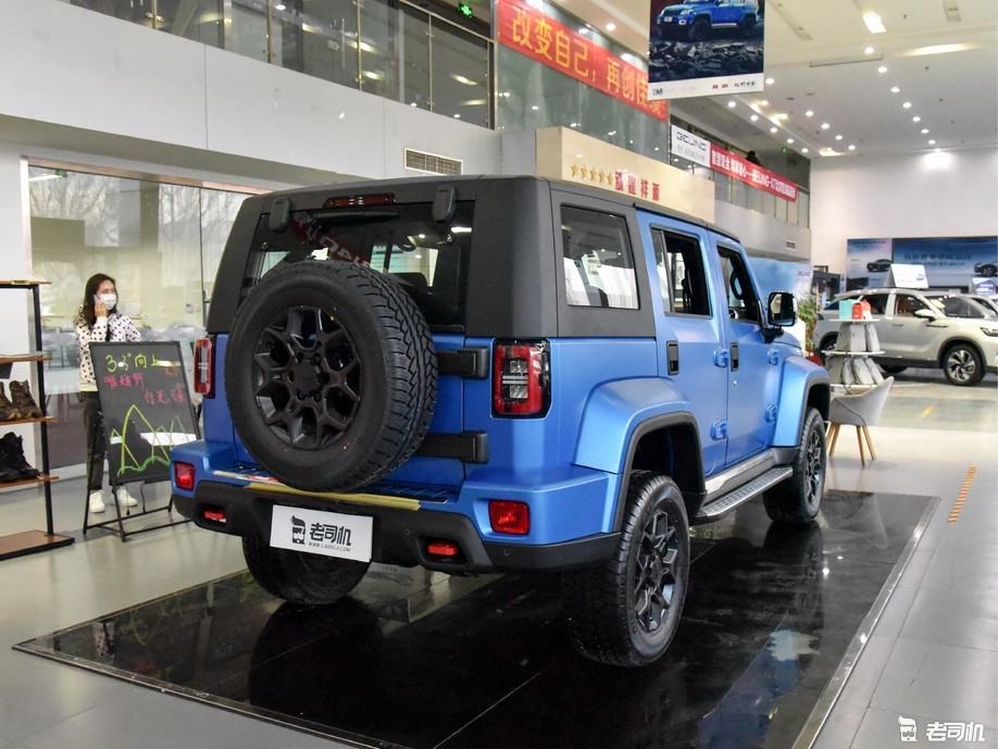 年轻就要野一点 小哥带你一起看北京bj40-新浪汽车