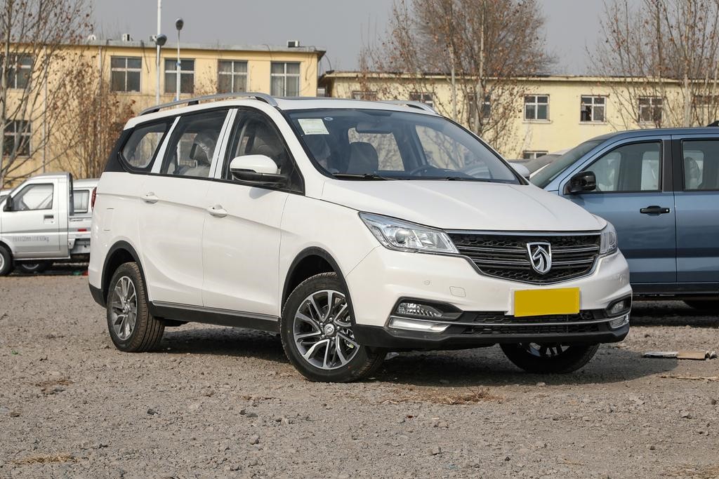 实拍2021款宝骏730全系7座15t车长4780mm适合家用吗