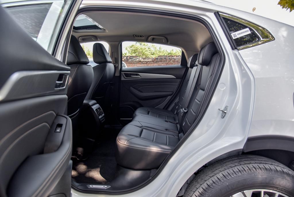 试驾哈弗f7x20t两驱极智科技版颜值高家用运动两不误