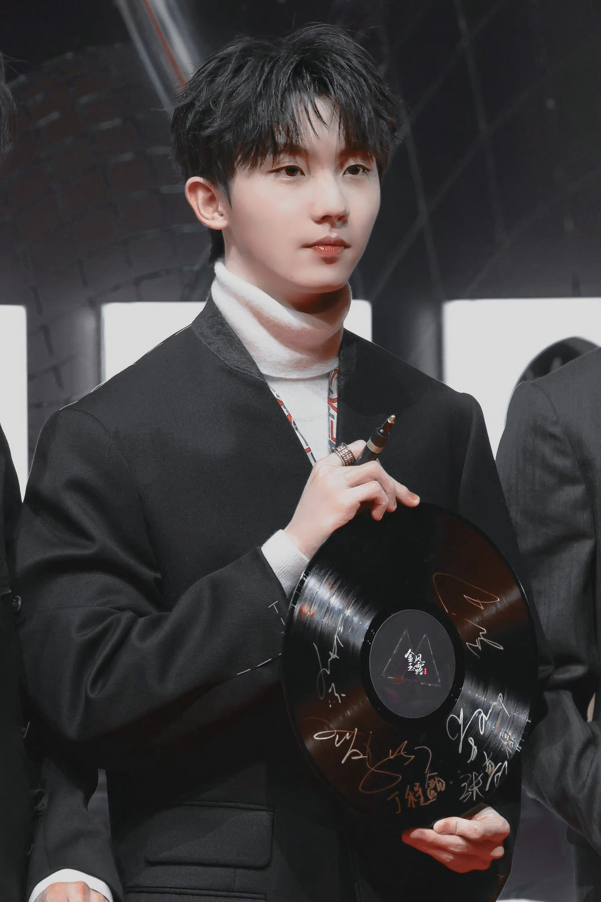 马嘉祺tmea红毯饭拍十八岁限定小马的红毯