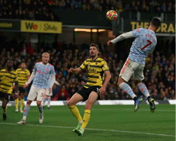 欧冠16强阵容全部出炉，12月13日抽签，球迷们都在期待什么？休闲区蓝鸢梦想 - Www.slyday.coM