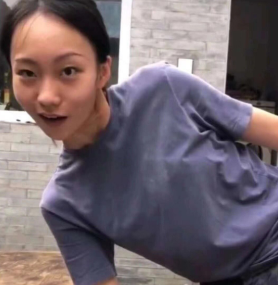 疯产姐妹坐拥4000万粉丝闺蜜张小花从不露脸究竟长什么样