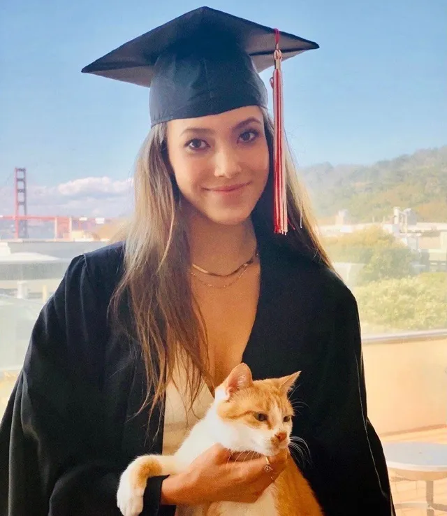 一觉醒来又夺冠！谷爱凌实力真强，颜值还高，绝对的女神无疑了休闲区蓝鸢梦想 - Www.slyday.coM