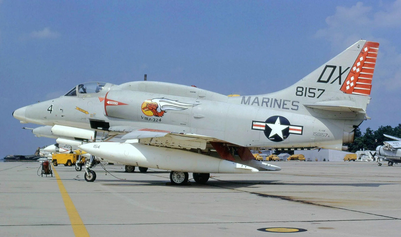 a-4攻击机个头虽小但性价比较高,满足中小国家需求!__财经头条