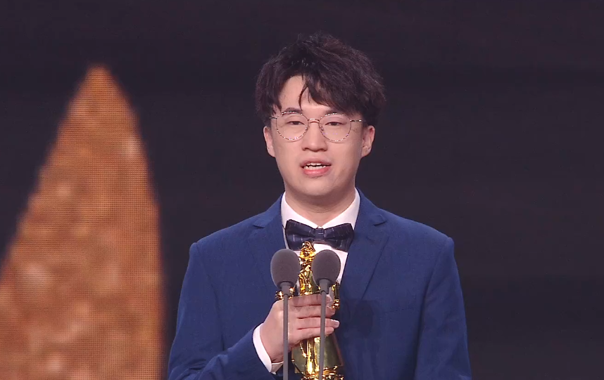 2021年度最佳阵容:小虎成LPL唯一双位置都拿到过年度最佳的选手休闲区蓝鸢梦想 - Www.slyday.coM 2021年度最佳阵容:小虎成LPL唯一双位置都拿到过年度最佳的选手休闲区蓝鸢梦想 - Www.slyday.coM