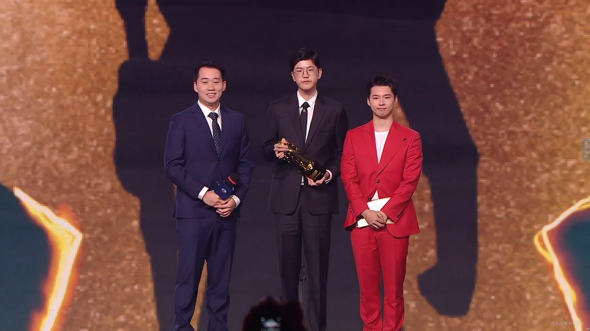 ????2021年度最受欢迎选手——EDG.Jiejie休闲区蓝鸢梦想 - Www.slyday.coM