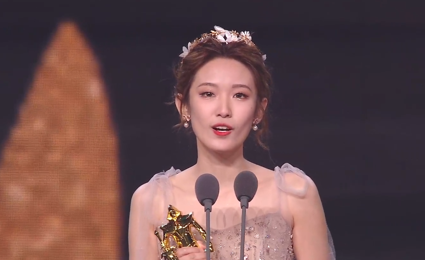 2021年LPL年度颁奖典礼:Jiejie获年度最受欢迎选手奖休闲区蓝鸢梦想 - Www.slyday.coM 2021年LPL年度颁奖典礼:Jiejie获年度最受欢迎选手奖休闲区蓝鸢梦想 - Www.slyday.coM