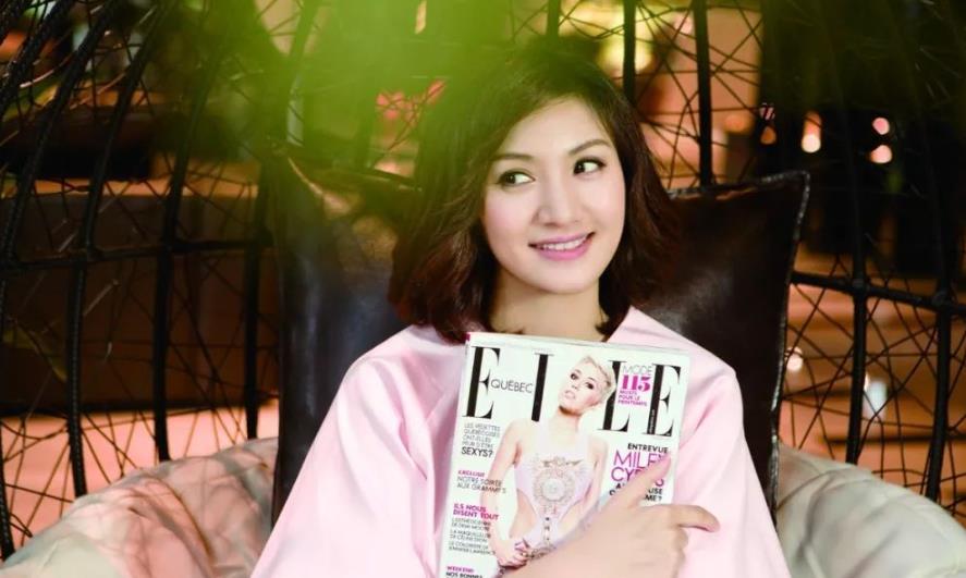 后来加入了湖南广播电台,第一次主持节目,梁艺大发