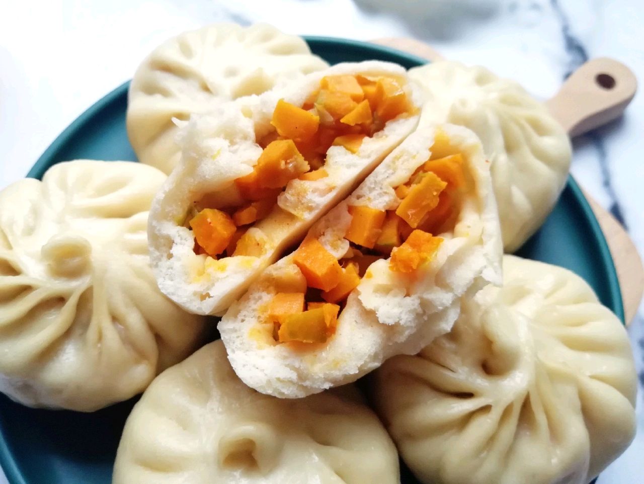 南瓜不仅能炒能炖还能做成包子的馅料味道真不错