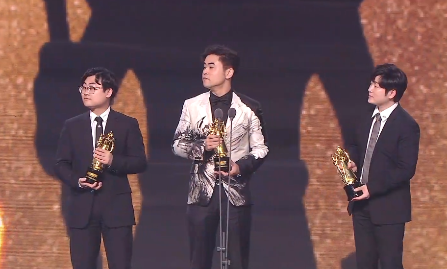 2021年LPL年度颁奖典礼:Jiejie获年度最受欢迎选手奖休闲区蓝鸢梦想 - Www.slyday.coM 2021年LPL年度颁奖典礼:Jiejie获年度最受欢迎选手奖休闲区蓝鸢梦想 - Www.slyday.coM