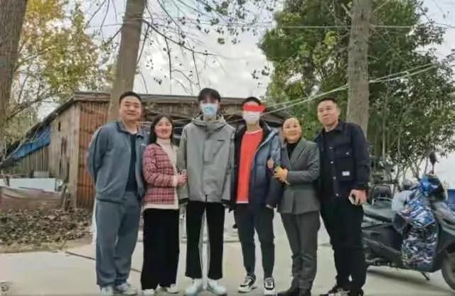 孙卓姐姐再发声：我月底回国想教弟弟英语，被父亲号啕大哭吓到了休闲区蓝鸢梦想 - Www.slyday.coM