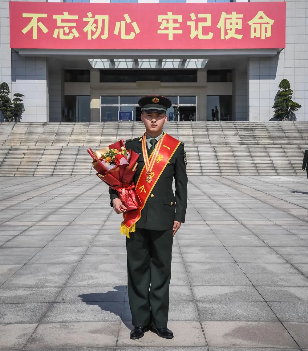 军人获得了越来越多建功立业的机会荣立一等功的年轻战友不断涌现2019