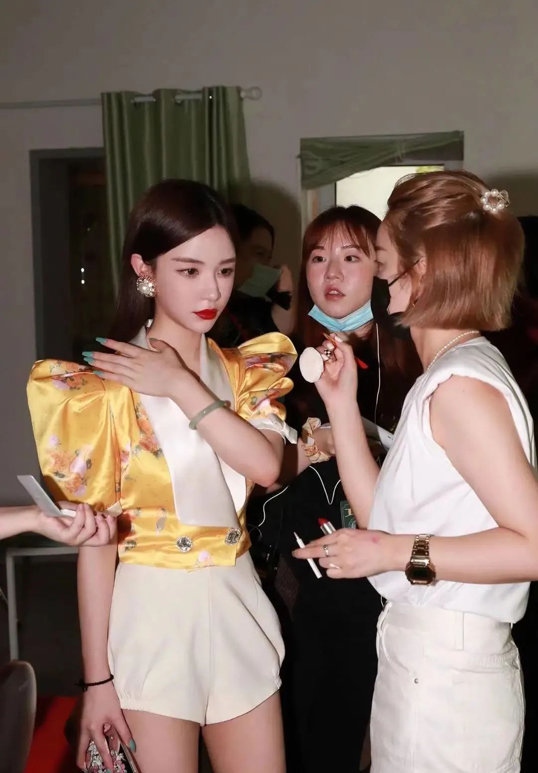 王思聪前女友,百亿身家主播,雪梨被封号让我想起来一句话休闲区蓝鸢梦想 - Www.slyday.coM 王思聪前女友,百亿身家主播,雪梨被封号让我想起来一句话休闲区蓝鸢梦想 - Www.slyday.coM