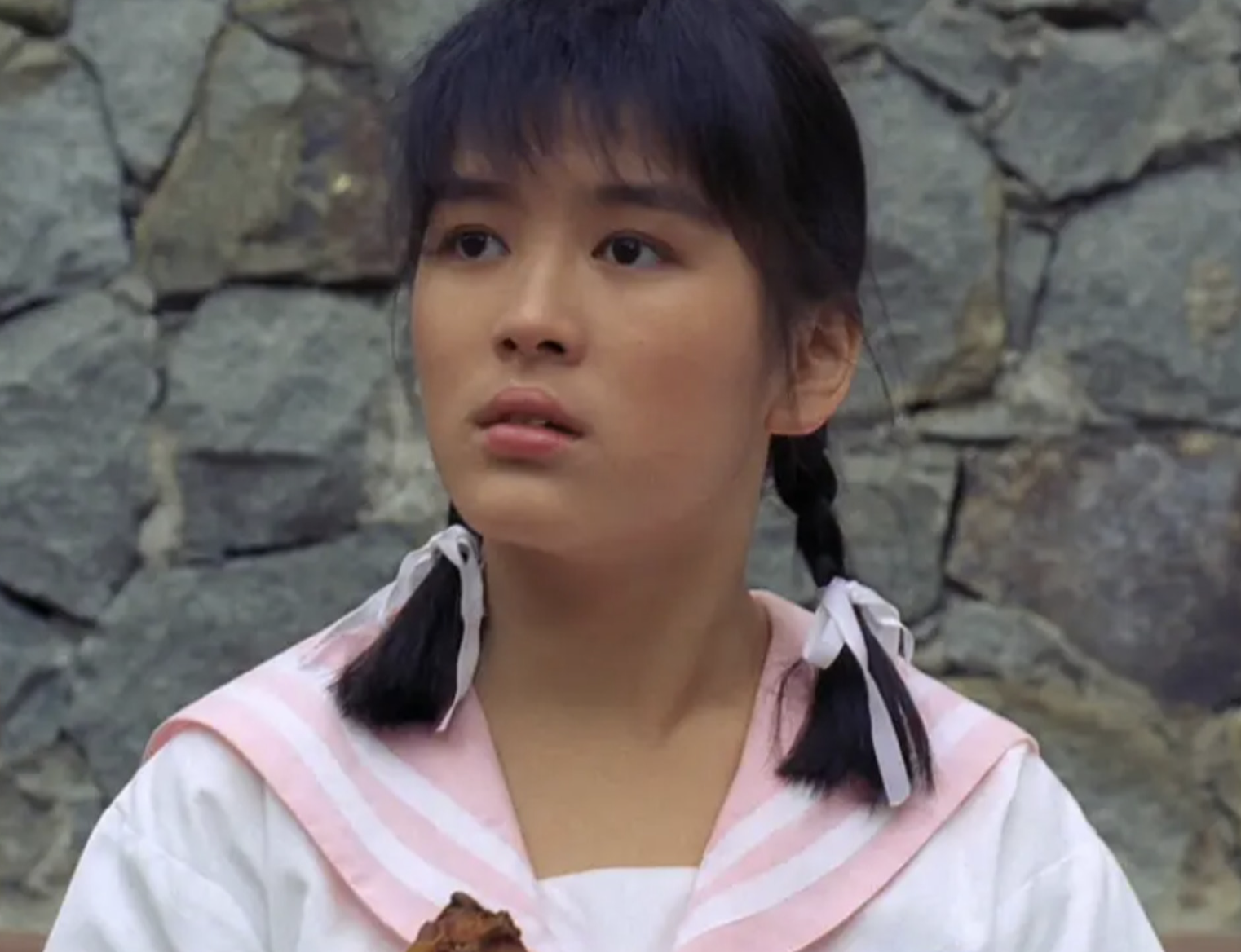 54岁陈加玲出席聚会罕露脸退圈后经商成富婆身家过亿至今未婚