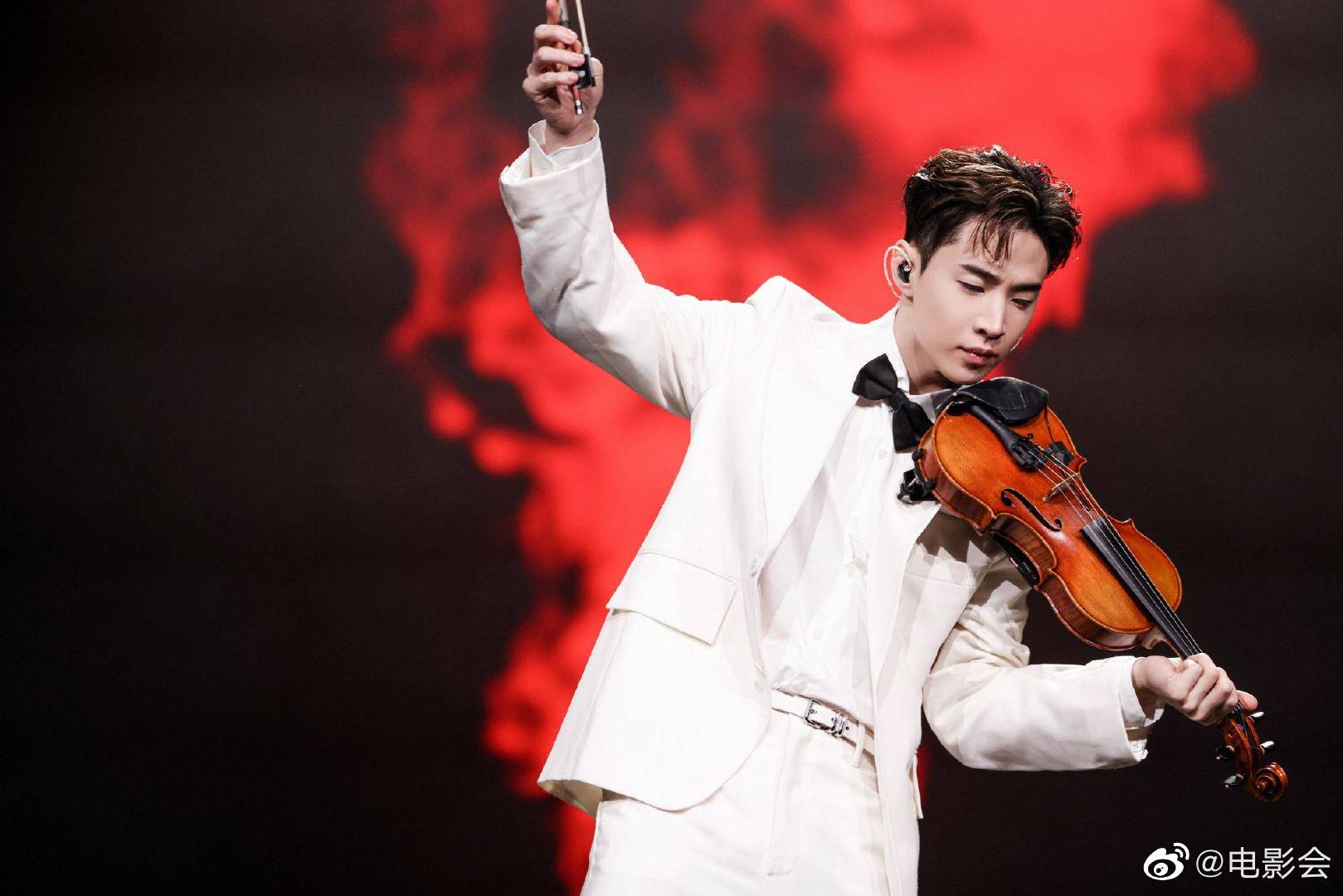 刘宪华演奏智异山真的是很好听啊……|智异山|刘宪华|小提琴_新浪新闻