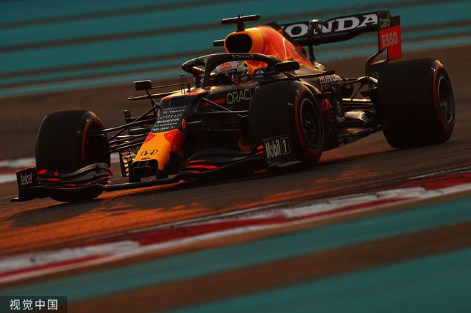 汉密尔顿第2！F1阿布扎比站：红牛神配合维斯塔潘杆位休闲区蓝鸢梦想 - Www.slyday.coM