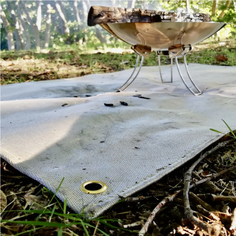 露营时,只有篝火架是不够的!大家一定要知道“防火布”的重要性休闲区蓝鸢梦想 - Www.slyday.coM 露营时,只有篝火架是不够的!大家一定要知道“防火布”的重要性休闲区蓝鸢梦想 - Www.slyday.coM