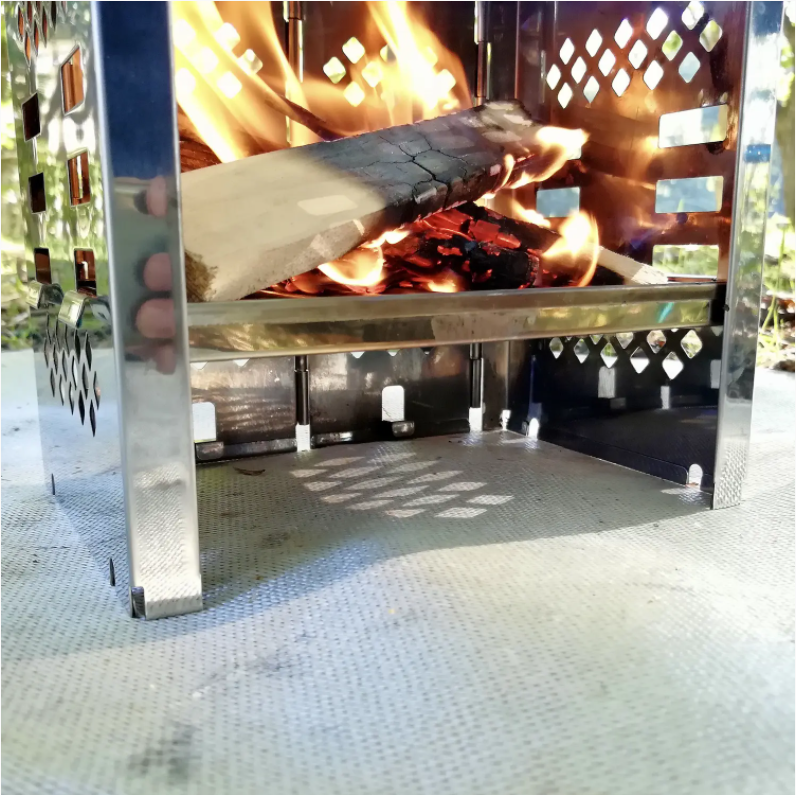 露营时,只有篝火架是不够的!大家一定要知道“防火布”的重要性休闲区蓝鸢梦想 - Www.slyday.coM 露营时,只有篝火架是不够的!大家一定要知道“防火布”的重要性休闲区蓝鸢梦想 - Www.slyday.coM