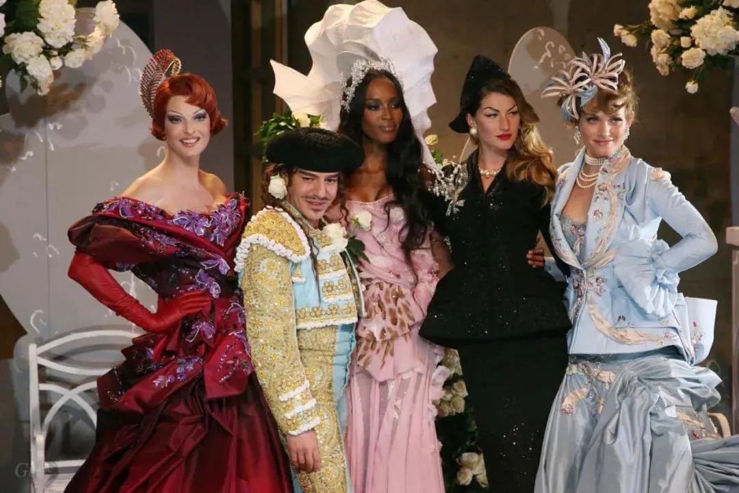 被迪奥开除后他归隐法国乡间改造后的老房子美得无药可救