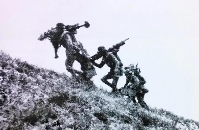 才几个尖兵重机枪连就开火了楚云飞为什么会这么火大