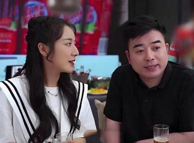 薇娅晒视频分享家庭生活老公辅导女儿写作业心态崩溃
