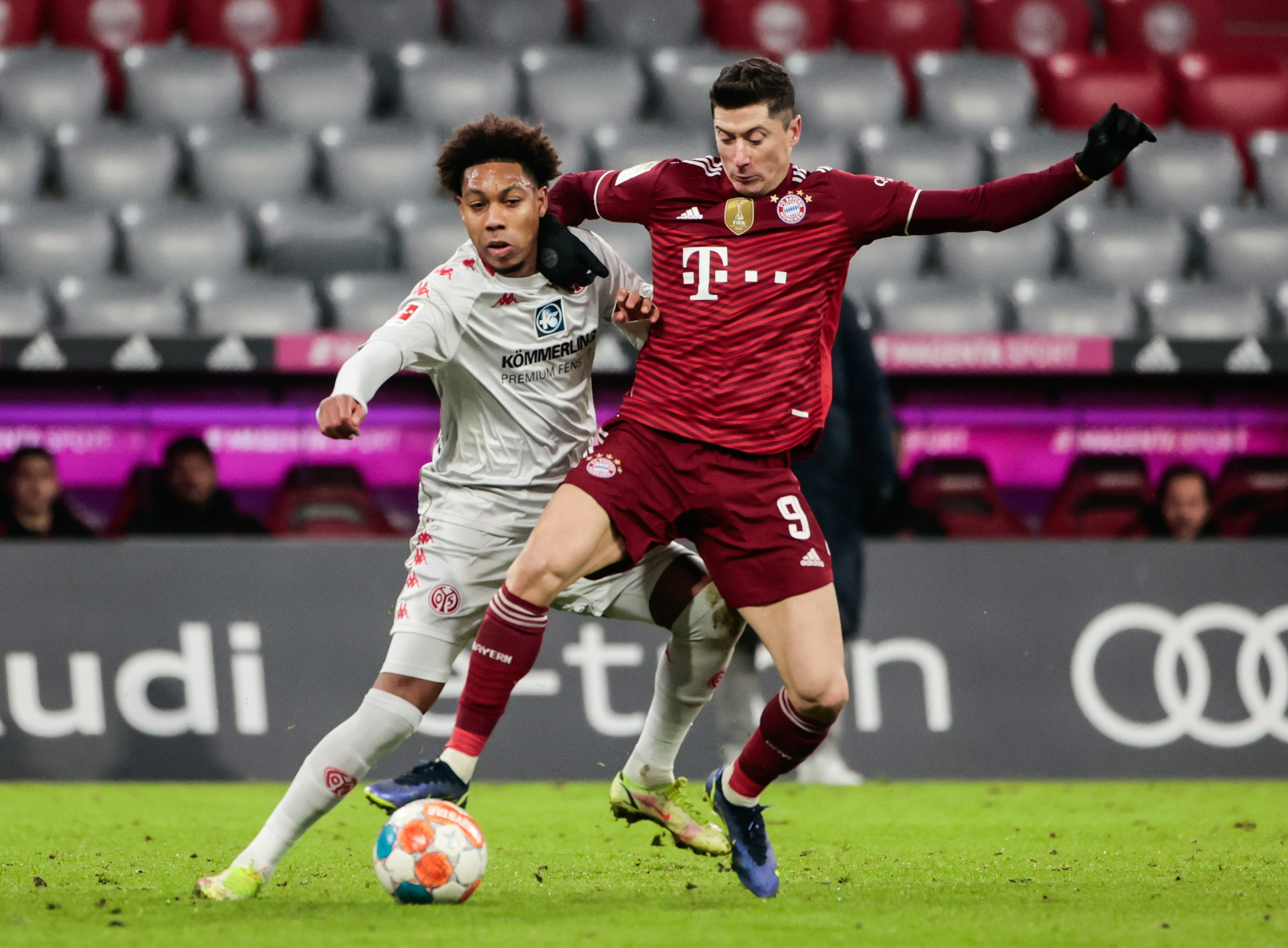 足球——德甲:拜仁胜美因茨