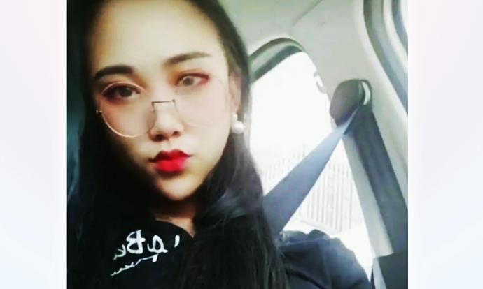 直播时你像村姑野人卖惨,私下却是名媛打扮,演技太好!休闲区蓝鸢梦想 - Www.slyday.coM 直播时你像村姑野人卖惨,私下却是名媛打扮,演技太好!休闲区蓝鸢梦想 - Www.slyday.coM