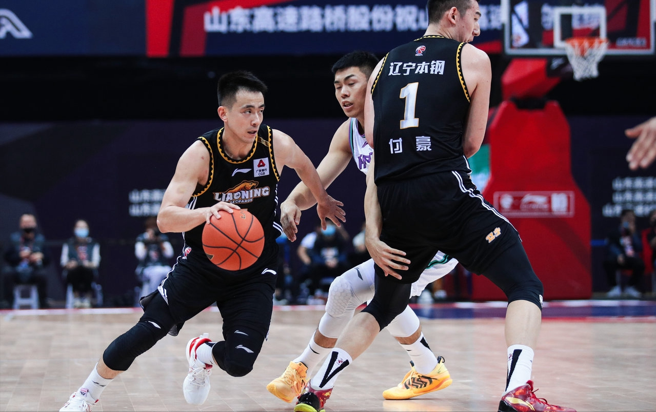 诸暨退出给姚明出难题,辽宁队争冠或迎良机|辽宁队|cba|赛区_新浪新闻