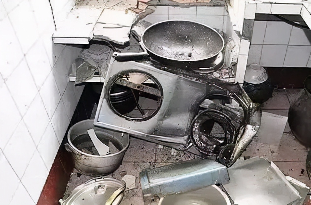 面粉遇明火会爆炸厨房里哪些行为比较危险医生告诉你答案