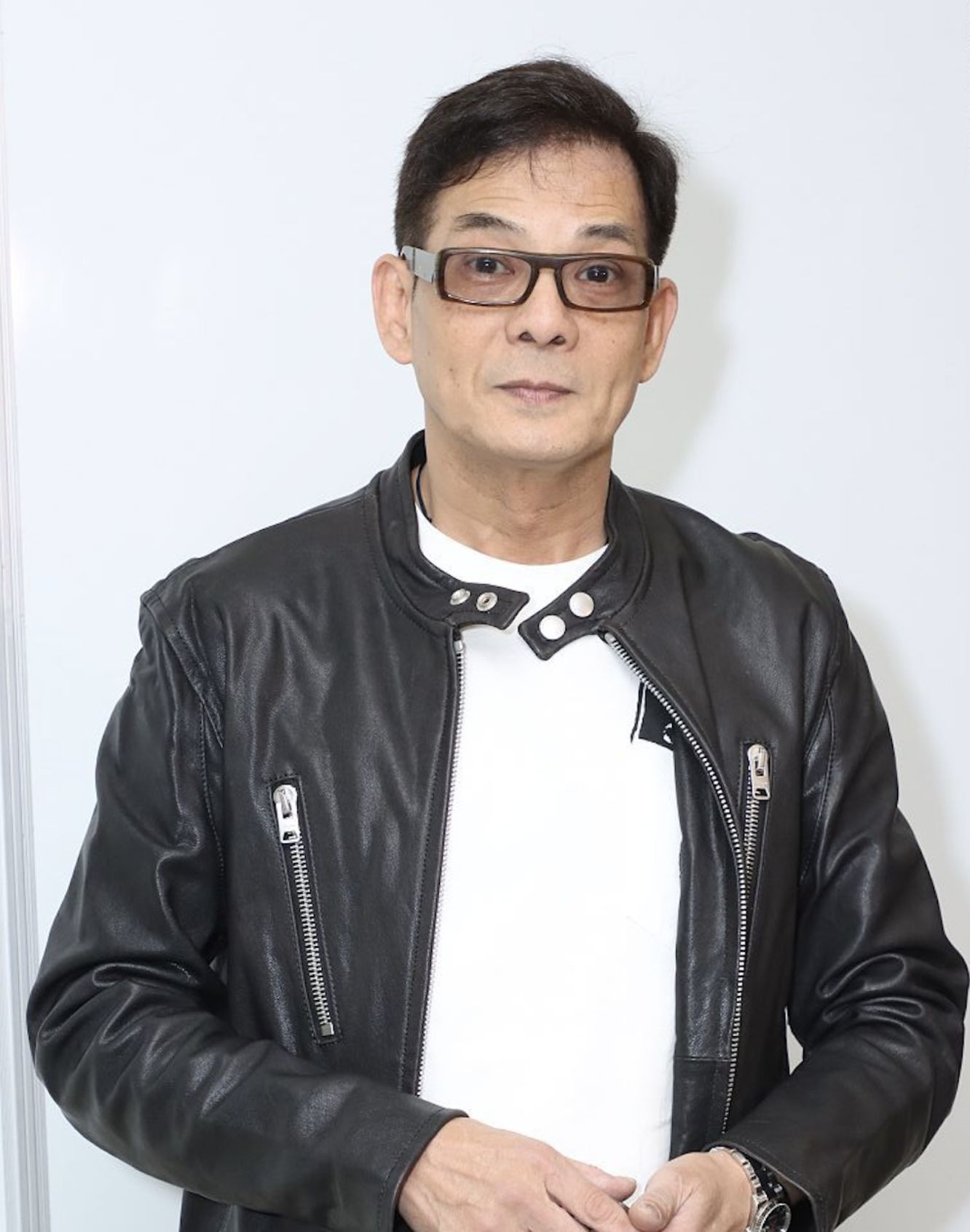 67岁TVB绿叶带货业绩惨淡,直播8小时乏人问津,疲惫不堪双眼泛红休闲区蓝鸢梦想 - Www.slyday.coM