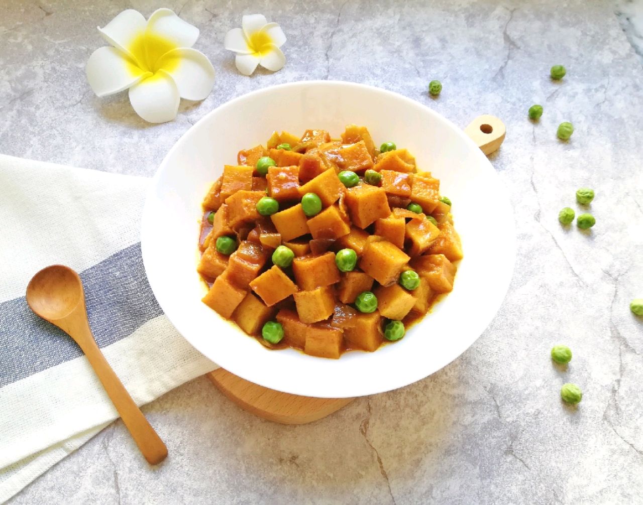 自制下饭菜咖喱鱼豆腐鱼豆腐q弹咖喱鲜香味道太赞了
