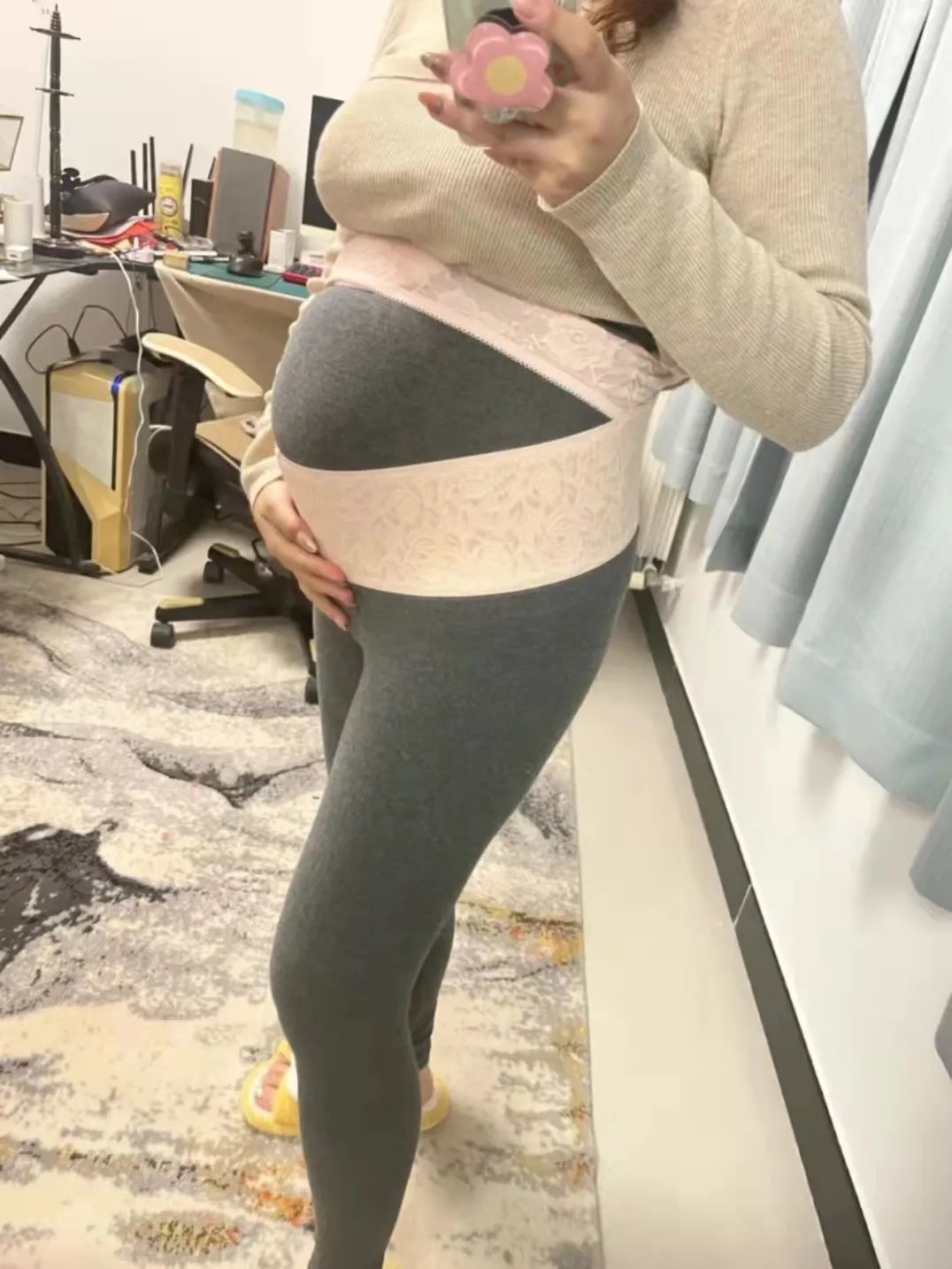 孕妇照片大肚子半蹲图片