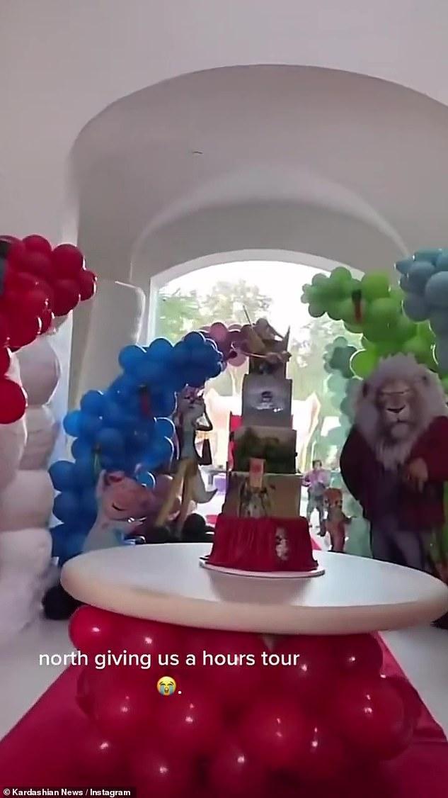 金·卡戴珊8岁女儿北方在TikTok直播，泄露妈妈躺床样子休闲区蓝鸢梦想 - Www.slyday.coM