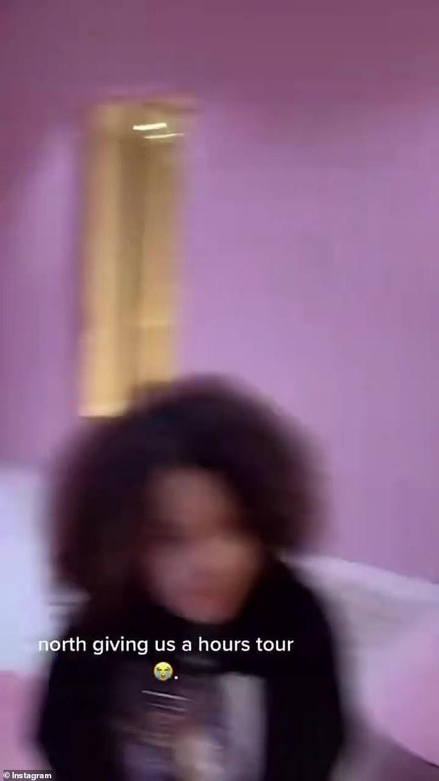 金·卡戴珊8岁女儿北方在TikTok直播，泄露妈妈躺床样子休闲区蓝鸢梦想 - Www.slyday.coM