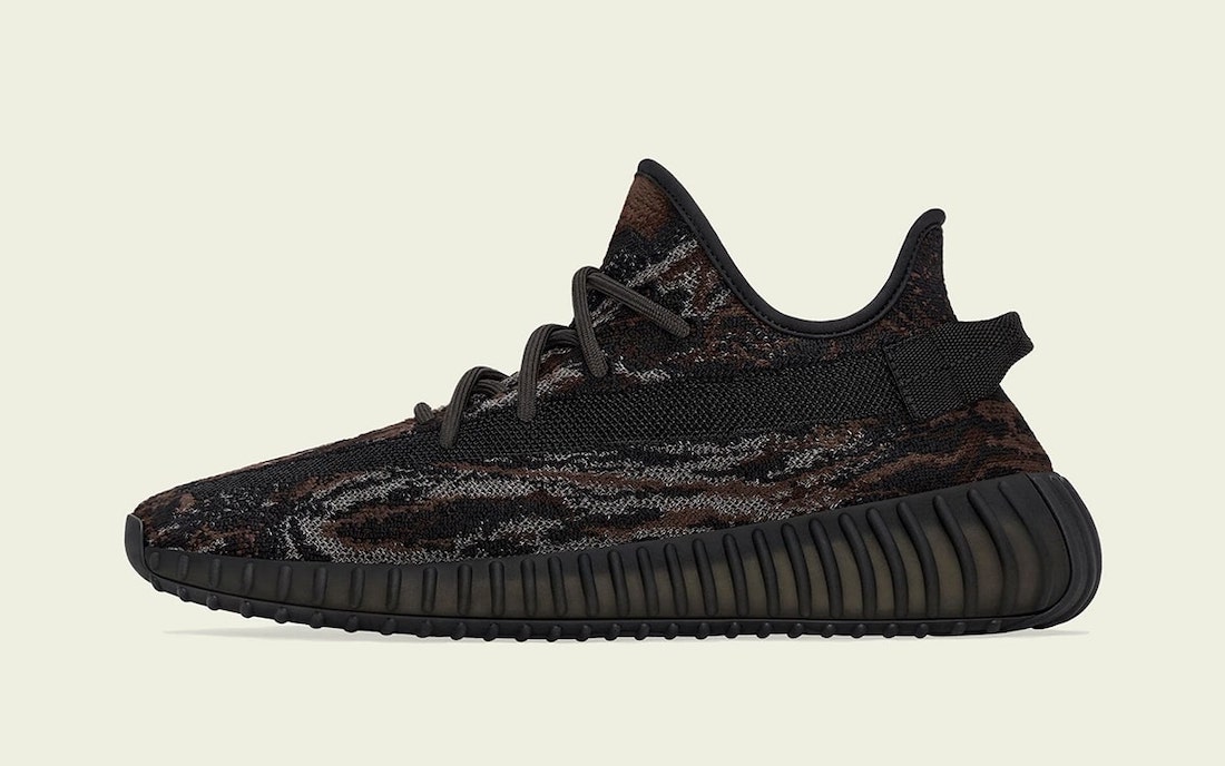 今年最后一双迷彩黑天使yeezy350v2官图释出