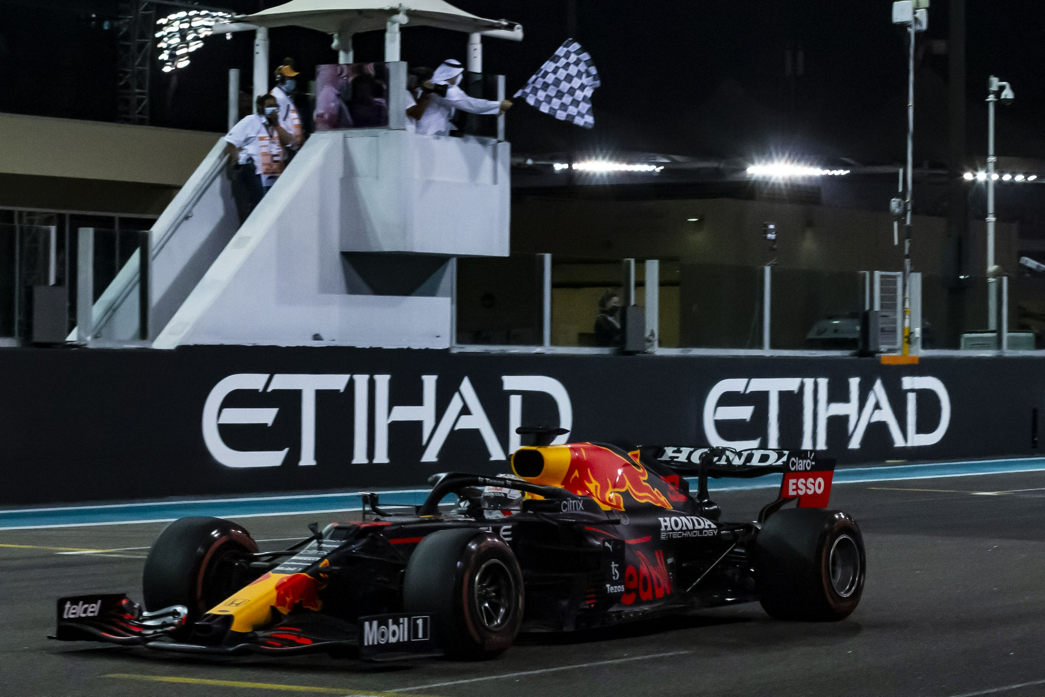 赛车——维斯塔潘夺得f12021赛季年度总冠军|维斯塔潘|荷兰|赛车运动