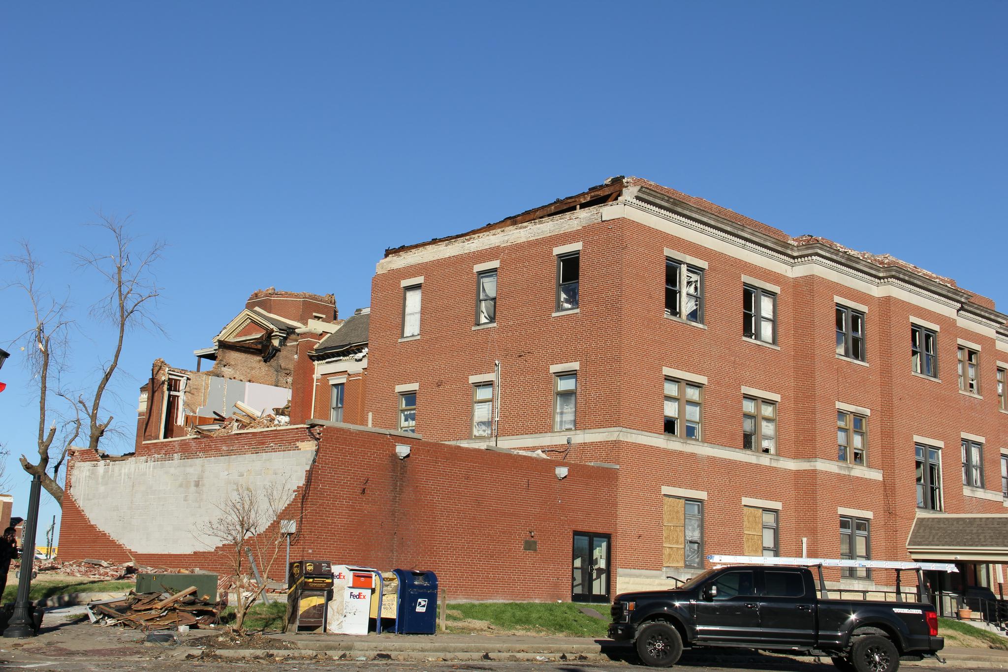 美国中部遭遇龙卷风袭击|美国|美国肯塔基州|新华社_新浪新闻