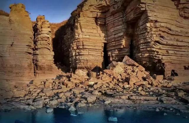 辽宁瓦房店排石网红景观“桌子腿”被发现已倒塌休闲区蓝鸢梦想 - Www.slyday.coM