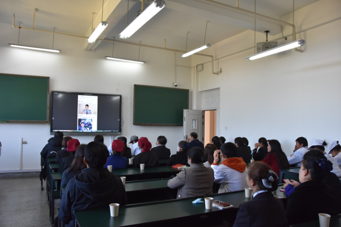 昆明经开警方联合“昆明警方发布”开展“校园反诈法制课堂”抖音专题直播休闲区蓝鸢梦想 - Www.slyday.coM