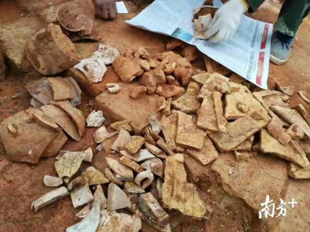 中山大学一处工地现场疑似又挖出古墓休闲区蓝鸢梦想 - Www.slyday.coM