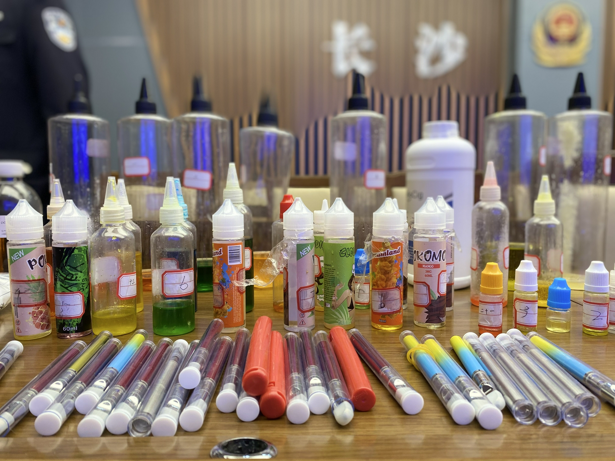 长沙警方摧毁“上头电子烟”产销链：含有新型毒品合成大麻素