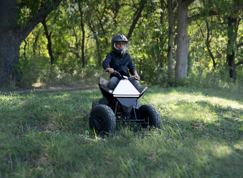 特斯拉儿童版Cyberquad成爆款 遭黄牛抬价近9倍