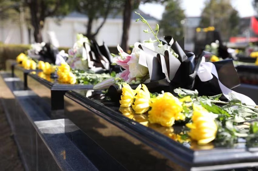 弘扬英烈精神，告慰英烈忠魂！浦东新区今天举行26位烈士骨灰集中安葬仪式休闲区蓝鸢梦想 - Www.slyday.coM