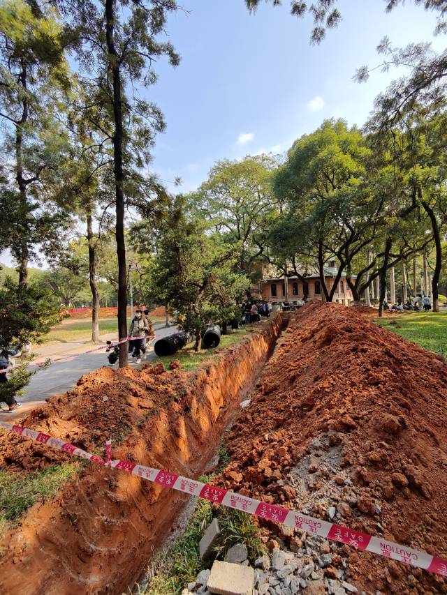 中山大学一处工地现场疑似又挖出古墓休闲区蓝鸢梦想 - Www.slyday.coM