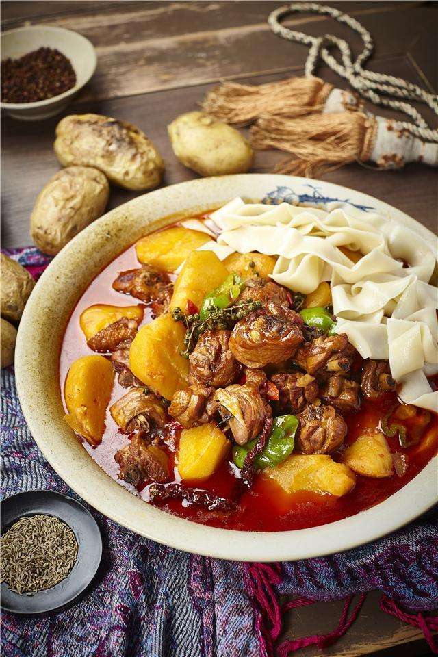 新疆大盘鸡拌面有多好吃