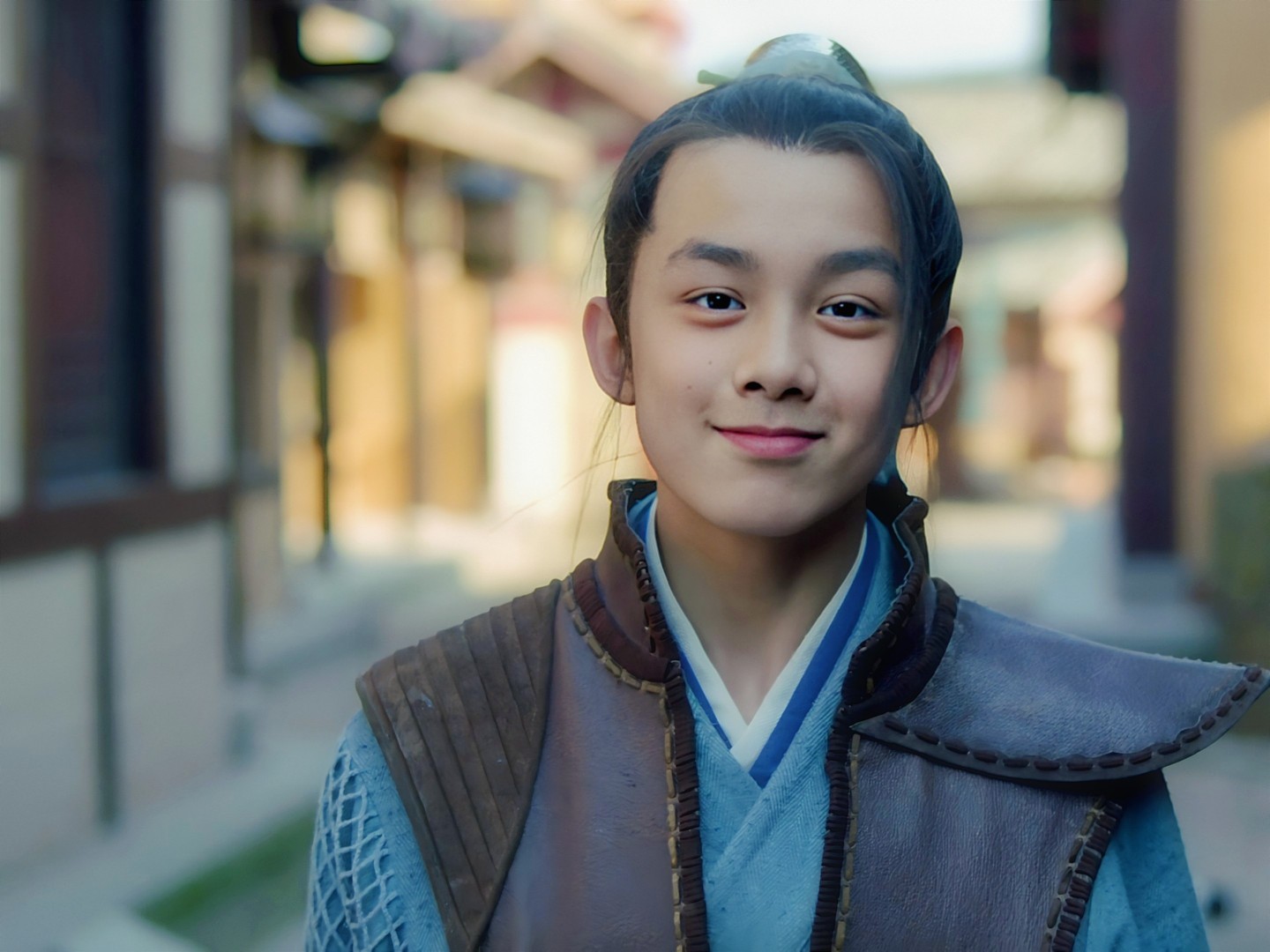 后来,在2015年搭档胡歌出演《琅琊榜》当中的小飞流一角,更是获得了