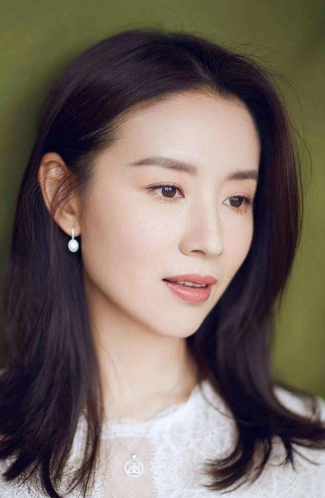 女明星不耐老的5个共性30岁发腮变样颧骨低和下巴尖成了难题