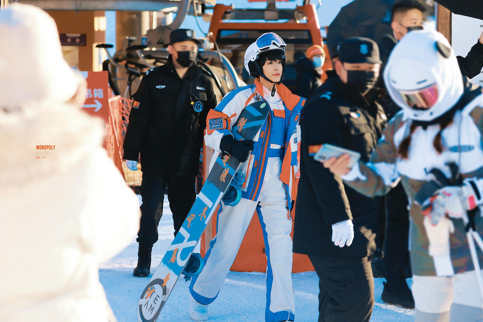 劉宇最新錄製飯拍雪地裡的元氣少年