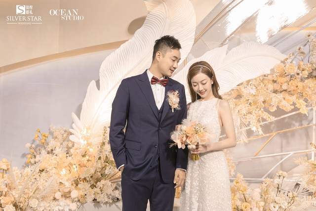 31岁羽球前国手大婚林丹低调到场李永波领衔送祝福头衔吸睛